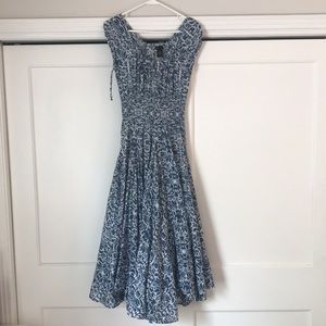 Grace Dresses blue and white patterned dress